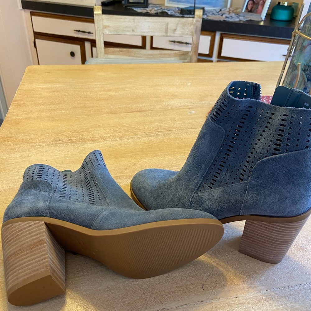 New in box Blue Gray suede booties, sz8.5